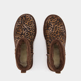 W Classic Ultra Mini 棕色皮毛一体踝靴