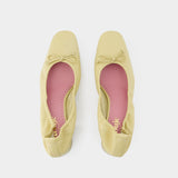 Nicoise 米色皮质高跟鞋