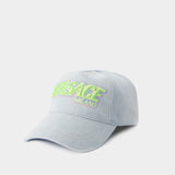 蓝色牛仔鸭舌帽