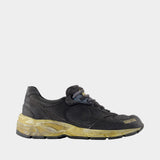 Running Dad Sneakers - Golden Goose Deluxe Brand - Leather - Black