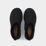 Classic Ultra 女士黑色羊毛雪地短靴