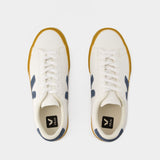 Veja Campo 白色无铬皮质运动鞋