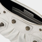Balenciaga Le Cagole镜面白色皮质迷你链条钱包WOC包