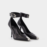 Boxcar 黑色牛皮尖头高跟鞋