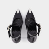 Boxcar 黑色牛皮尖头高跟鞋