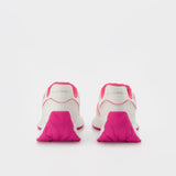 白色羊皮粉色钩边厚底运动鞋