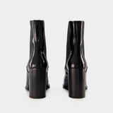 Boots 黑色漆皮高跟靴