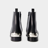 Metal Heel黑色小羊皮金属后跟踝靴