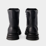 Wander黑色小羊皮系带踝靴