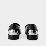 Metal Heel黑色小羊皮金属后跟乐福鞋