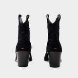 Aeyde Albi 黑色麂皮面小牛皮踝靴
