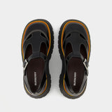 Derbies 黑色皮质平底鞋