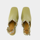 Aj1308 卡其色光面小牛皮凉鞋