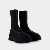 Ganni Retro Flatform Boots 厚底低筒靴