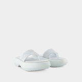 AcneStudios蓝色/米色皮质凉鞋