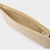 By Far Holly 漆面牛皮腋下包单肩法棍包ByFar