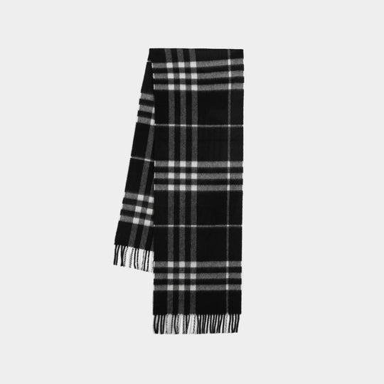 Burberry Giant Check 黑色羊绒围巾