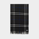 Burberry Giant Check 灰色羊绒围巾