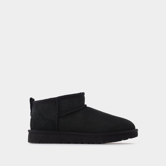 Classic Ultra 女士黑色羊毛雪地短靴