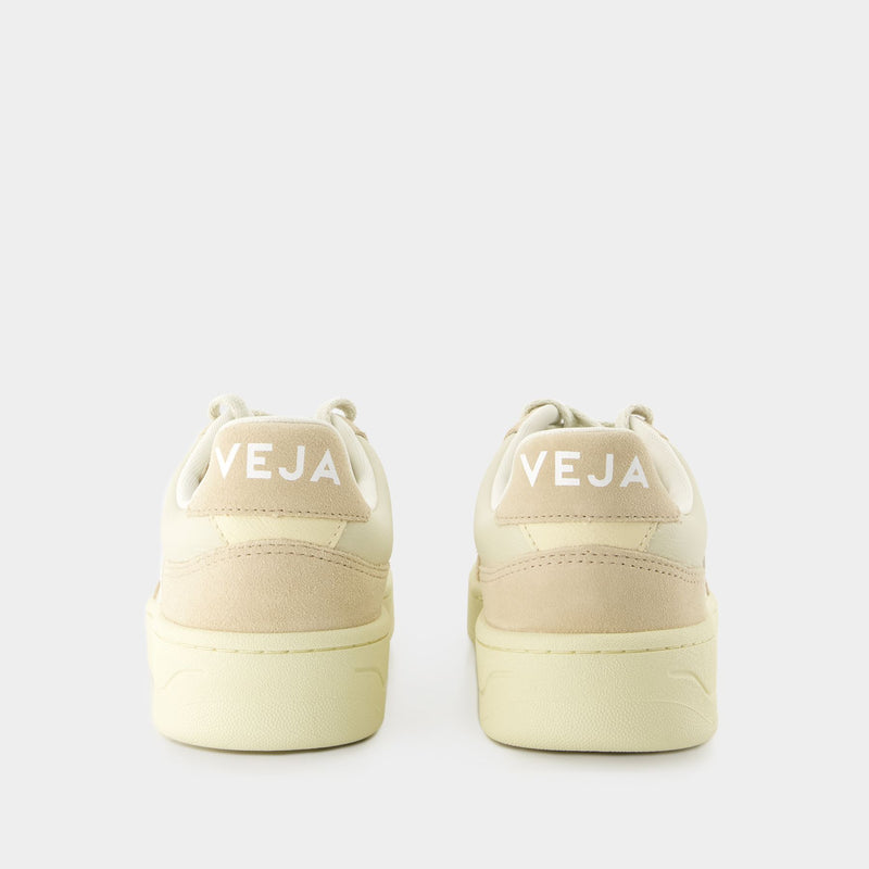 Veja V-90 米色皮质运动鞋