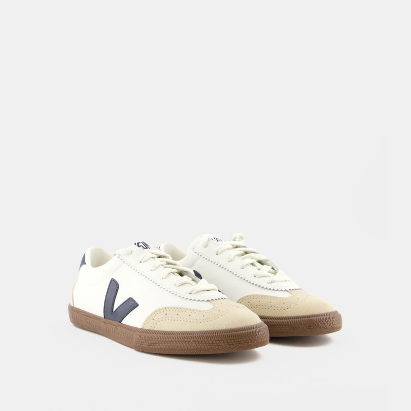 Volley 牛皮低跟平底运动鞋