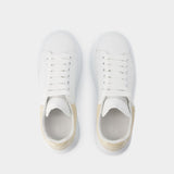 Sneakers Oversize 白色皮质白色鞋跟运动鞋