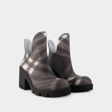 Lf Marsh Heel 黑色格纹橡胶高跟踝靴