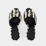 Zebra Print Logo 斑马纹皮质高跟鞋凉鞋