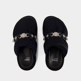 Toga Pulla Aj1280 Sandals 黑色哑光皮质平底凉鞋