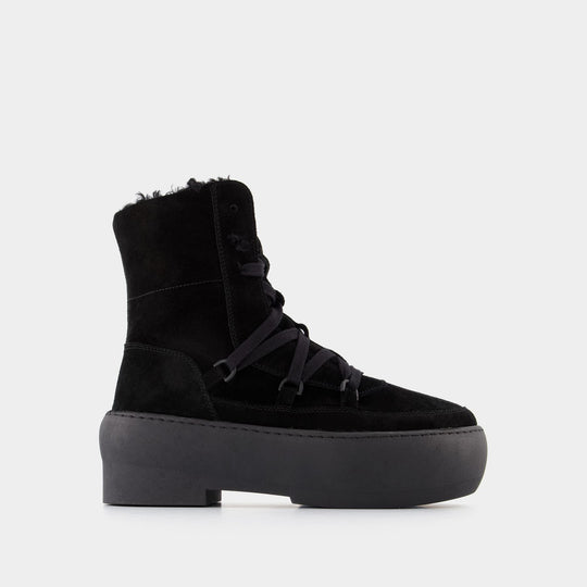 Gia Borghini Lace Up Chunky 天鹅绒小牛皮短靴