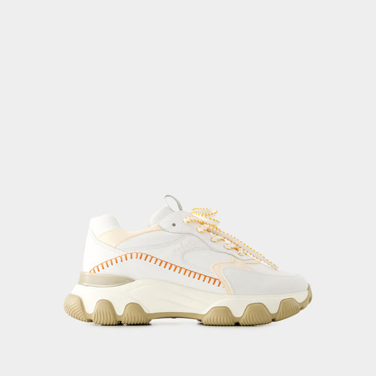 Hyperactive 白色/棕色光面植鞣皮运动鞋