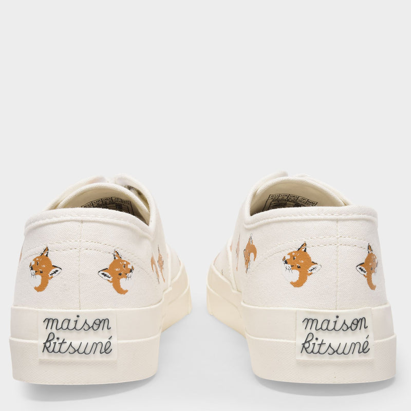 Maison Kitsune 黑白经典色帆布运动鞋 小狐狸印花系带不累脚女鞋